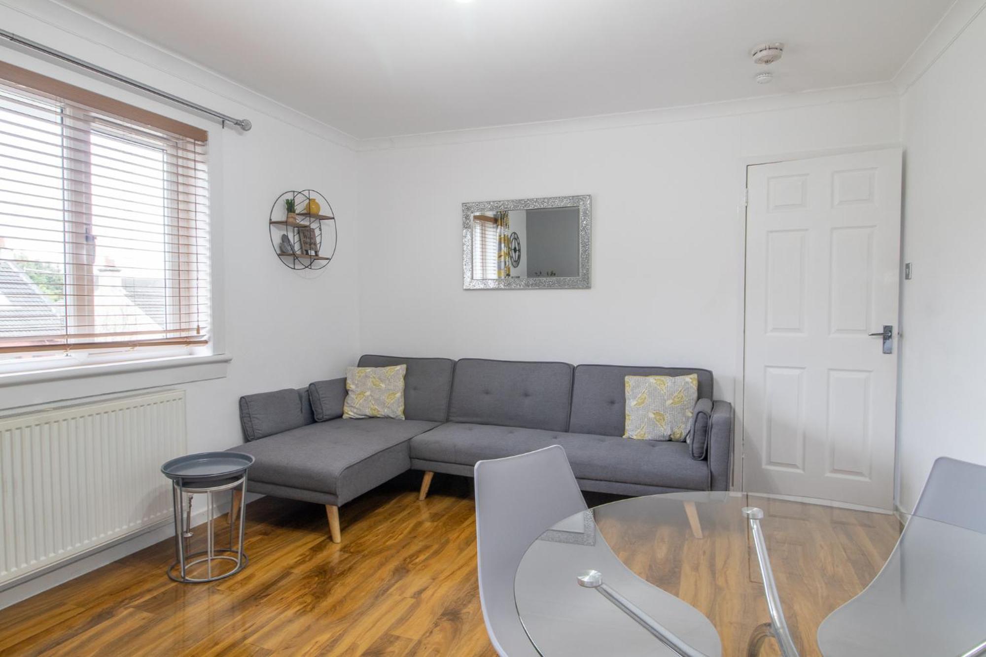 1 Bed Apartment Central Hamilton Free Wifi With Great Transport Links To Glasgow Εξωτερικό φωτογραφία